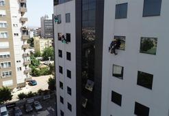 Halat ve karabinanın ucunda mesai