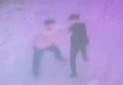 Oğlunun kavga ettiği arkadaşını bıçaklayarak öldürdü