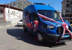 Jandarma aracı, şehidin oğlu için 'sünnet arabası' oldu