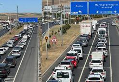 Tekirdağ'dan İstanbul yönüne araç yoğunluğu artarak sürüyor
