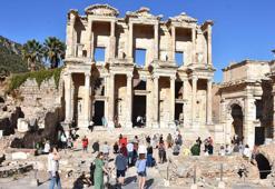 Efes Antik Kenti’ni bayramda 129 bin kişi ziyaret etti