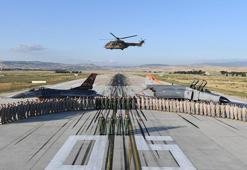 Genelkurmay Başkanı Orgeneral Gürak, F-4 ile uçuş yaptı