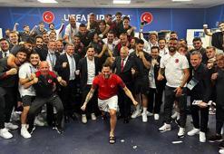 Siyasilerden, A Milli Futbol Takımı'na tebrik mesajları