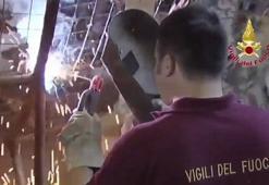 İtalya itfaiyesi, 44 yıl önce düşen yolcu uçağı enkazının sergilenmek üzere hazırlandığı görüntüleri paylaştı