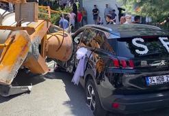 Kağıthane'de beton mikseri gelin arabasının üzerine devrildi: 1 ölü