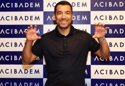 Beşiktaş'ta teknik direktör Giovanni van Bronckhorst görevine başladı