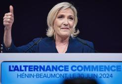Fransa seçimlerinde ilk turun galibi Le Pen oldu