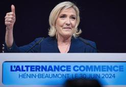 Fransa’da 200’den fazla aday, Le Pen’e engel olmak için adaylıktan çekildi