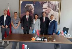 Kosova Başbakanı Kurti, Foça Belediyesi'nin ilk kadın başkanı Kosova kökenli Fıçı'yı ziyaret etti
