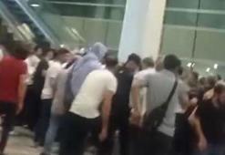 Diyarbakır Havalimanı'nda yürüyen merdiven durunca vatandaşlar birbirlerinin üzerine düştü