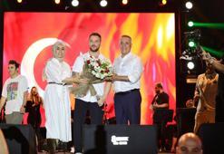 Sinan Akçıl Sultangazi'de konser verdi