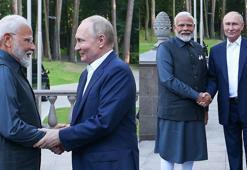 Zelenski, Modi’nin Rusya ziyaretini ‘hayal kırıklığı’ olarak adlandırdı