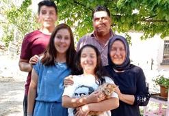 Aralarındaki kavgayı ayırmaya çalışan oğlunu bıçakla yaralayan kocasını demir çubukla öldürdü