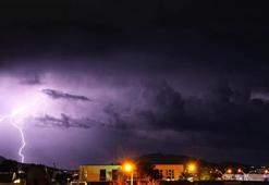 Uzmanından ‘yıldırım’ uyarısı: Yüzüstü yatan, ağaç altına sığınanın şansı yok