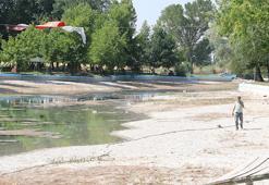 Sakarya Nehri'nin doğduğu bölgedeki Sakaryabaşı Göleti kuruma noktasına geldi