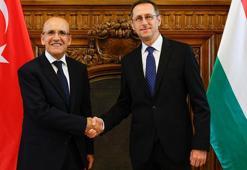 Bakan Şimşek, Macaristan Maliye Bakanı Varga ile bir araya geldi