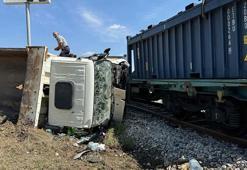 Çankırı'da tren, kamyona çarptı; 1 ölü, 3 yaralı