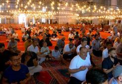 15 Temmuz şehitleri için Ayasofya ve Sultanahmet Camii'nde mevlid