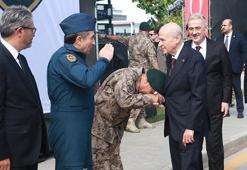 MHP'li Büyükataman'dan, Özgür Özel'in 'el öpme' eleştirisine tepki