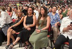 Yunan şarkıcı, Atatürk posteri ve Türk bayrağı indirilmeyince konsere çıkmadı