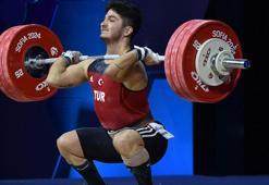 Milli halterci Muhammed Furkan Özbek: Hedef olimpiyatta kürsüye çıkmak