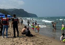 Bartın'da 3 saatte 9 kişi boğulma tehlikesi geçirdi, denize girmek yasaklandı