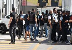 İzmir'de sokakta akıma kapılan 2 kişinin ölümüne ilişkin gözaltına alınan 3 şüpheli adli kontrolle serbest