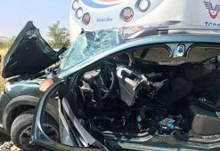 Hemzemin geçitte yolcu treni otomobile çarptı, aynı aileden 3 kişi öldü