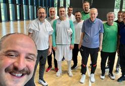Cumhurbaşkanı Erdoğan, çalışma arkadaşlarıyla basketbol oynadı