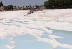 'Pamukkale'de saniyede 450 litre olan su debisi, son 30 yılda 150 litreye kadar düştü'