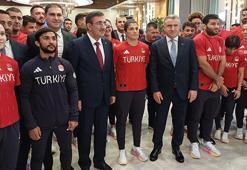 Türkiye'yi Olimpiyat Oyunları'nda temsil edecek olan milli sporcular için uğurlama töreni düzenlendi