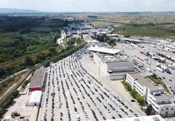 Kapıkule'de bir yanda sevinç, bir yanda hüzün