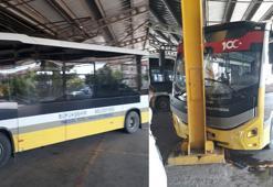 Park halindeyken hareket eden özel halk otobüsünün çarptığı 2 şoför yaralandı