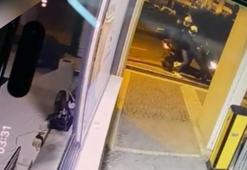 Esenyurt'ta motosikletli saldırganlar silah tutukluk yapınca kaçtı