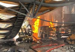 Arnavutköy'de boya deposunda çıkan yangın söndürüldü