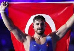 Taha Akgül bronz madalya kazandı ve güreşi bıraktı