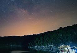 Nemrut Krater Gölü kenarında Perseid meteor yağmurunu gözlemlediler