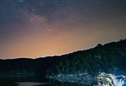 Nemrut Krater Gölü kenarında Perseid meteor yağmurunu gözlemlediler
