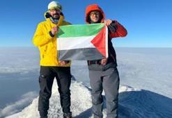 Ağrı Dağı'nın zirvesinde Filistin bayrağı açtılar