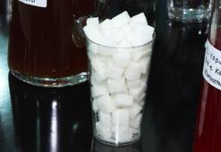 Şekerli içecekler karın bölgesindeki yağlanmayı artırıyor