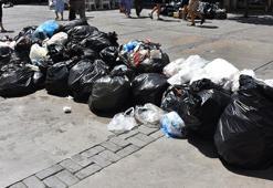İzmir Büyükşehir Belediyesi'nde 90 temizlik işçisi işi bıraktı; çöpler birikti