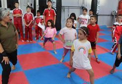 Tanınmadığı kentte, bilinmeyen sporla şampiyonlar yetiştirdi