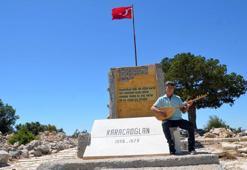 Karacaoğlan'ın anıt mezarı harabeye döndü