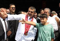 Bakan Tekin, Mengen'de Uluslararası Aşçılık ve Turizm Festivali’ne katıldı