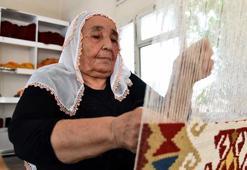 66 yıldır tescilli kilim dokuyor