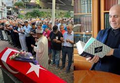 Kalp krizinden ölen tarihçi- yazar Necdet Sakaoğlu, son yolculuğuna uğurlandı