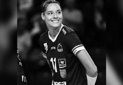 Nilüfer Belediyespor'un Kadın Voleybol Takımı'nın Porto Rikolu smaçörü evinde ölü bulundu