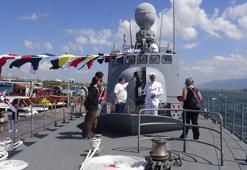 Savaş gemisi TCG Poyraz, Kocaeli'de ziyarete açıldı