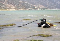 Sondajla yer altı suyunu bitirince, yüzlerce pompayla gölün suyunu alıyorlar