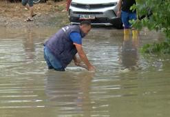 Tuzla’da sağanak yağış nedeniyle yollar göle döndü